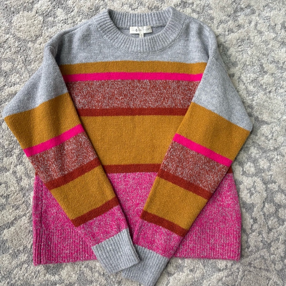 Lou & Grey Gray and Pink Crew Neck Colorblock Sweater
